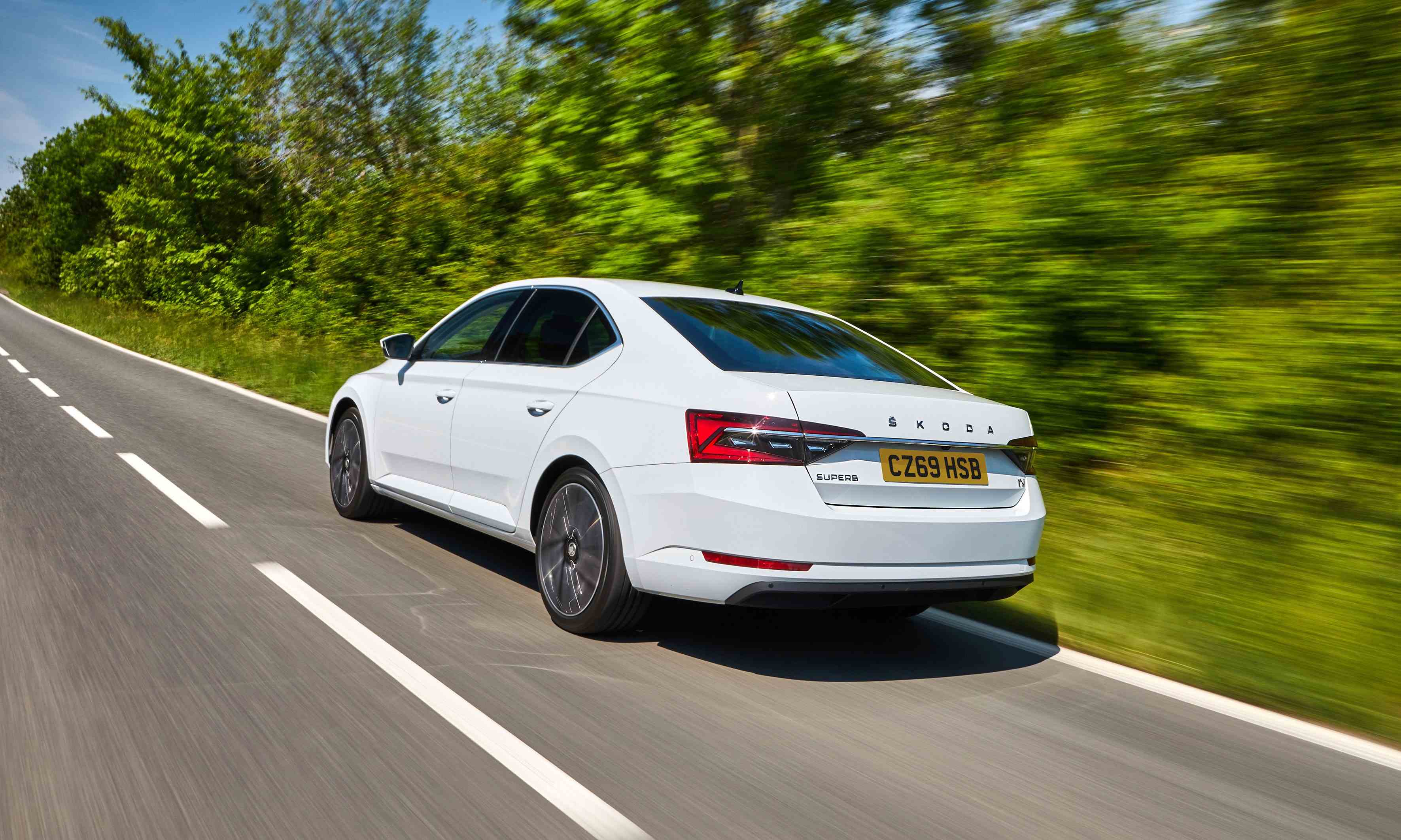 Skoda plug clearance in hybrid superb